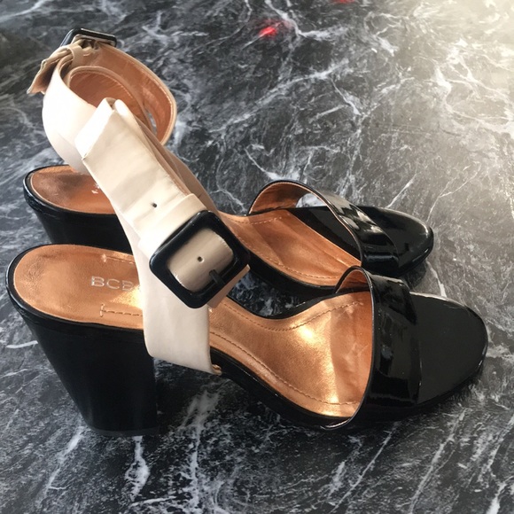 NWOT “BCBGeneration” Black Patent Sandals - Picture 2 of 3